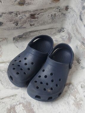 CROCS Kids Classic Clog in Navy Size 12